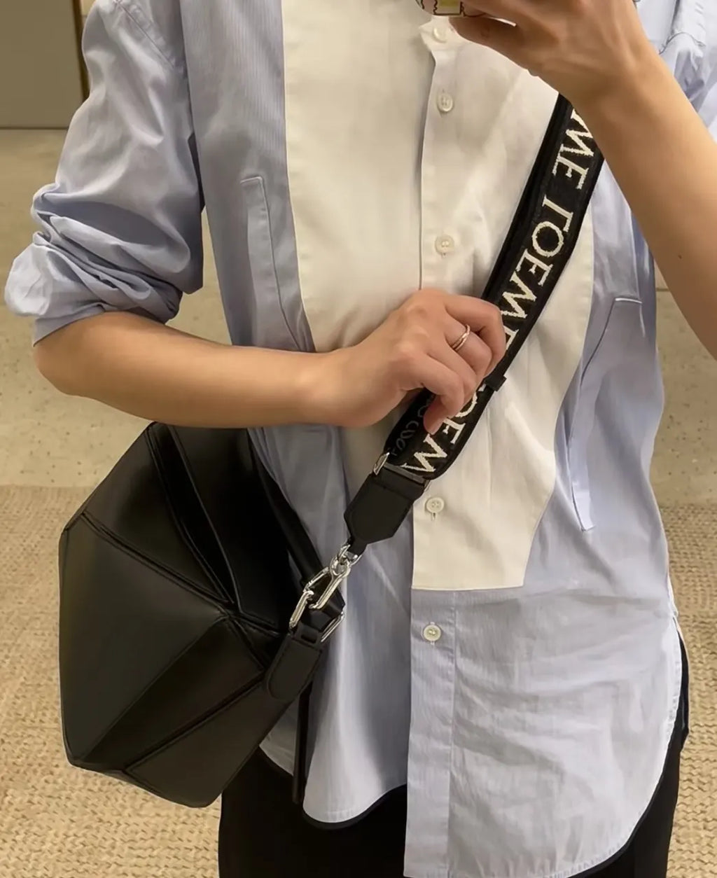 Loewe Black White Logo Strap - Hình 8