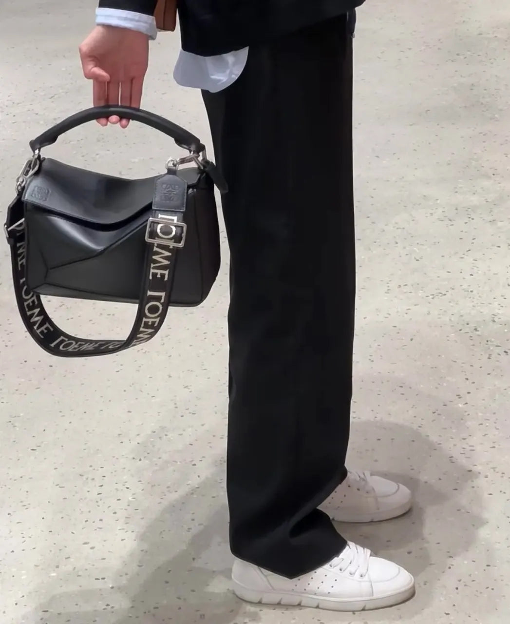 Loewe Black White Logo Strap - Hình 7