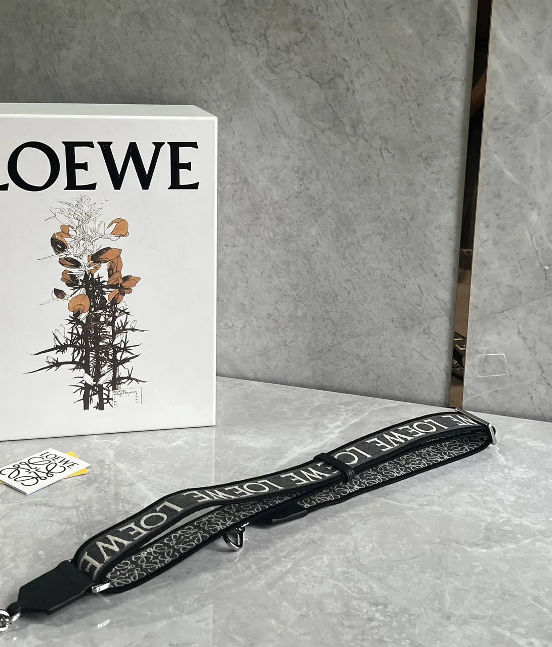 Loewe Black White Logo Strap - Hình 2
