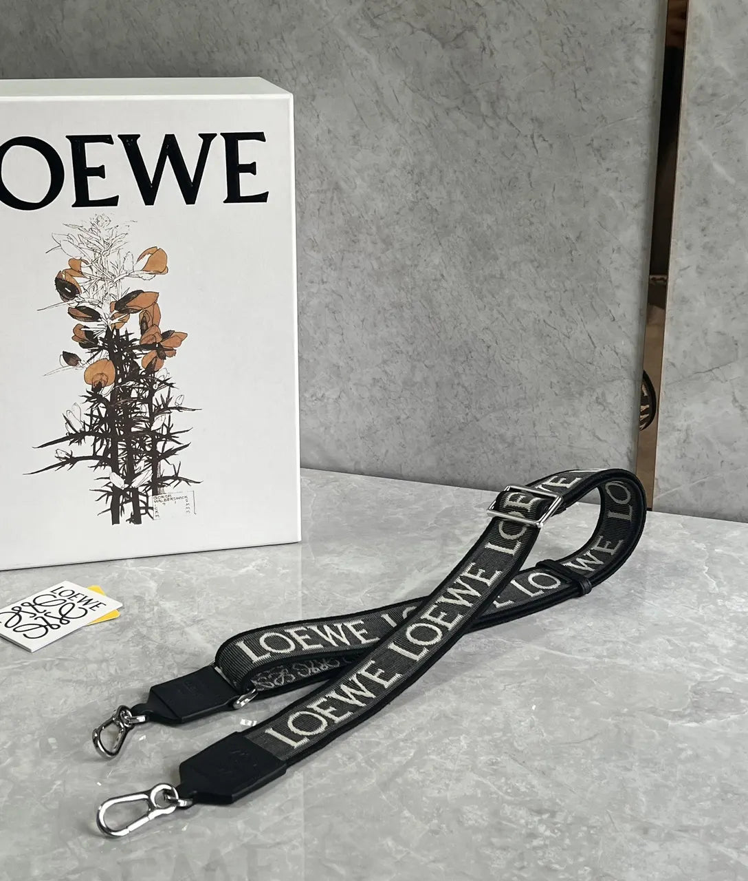 Loewe Black White Logo Strap - Hình 4