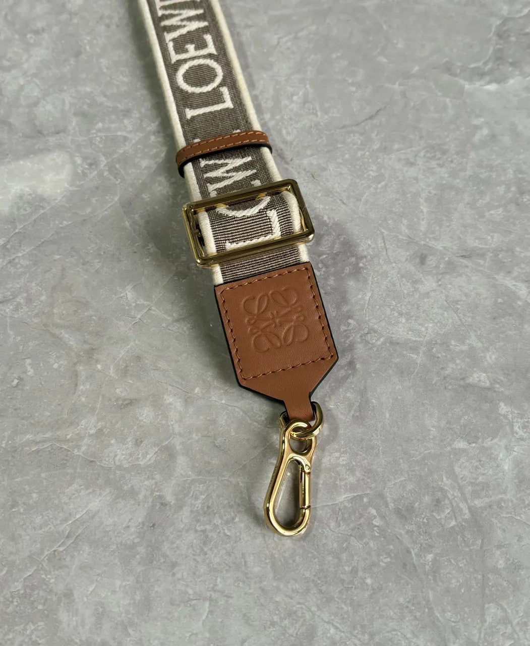 Loewe Brown Logo Strap - Hình 5
