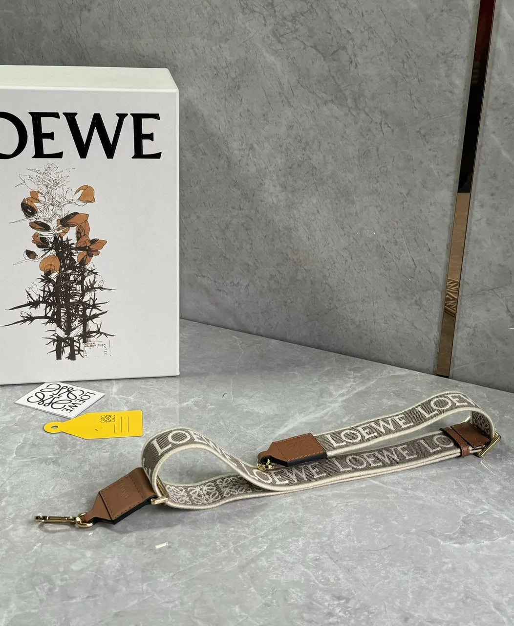 Loewe Brown Logo Strap - Hình 4