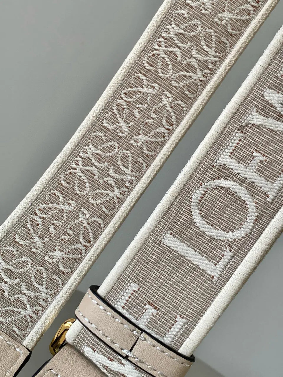 designer Loewe Beige Logo Strap - Hình 6