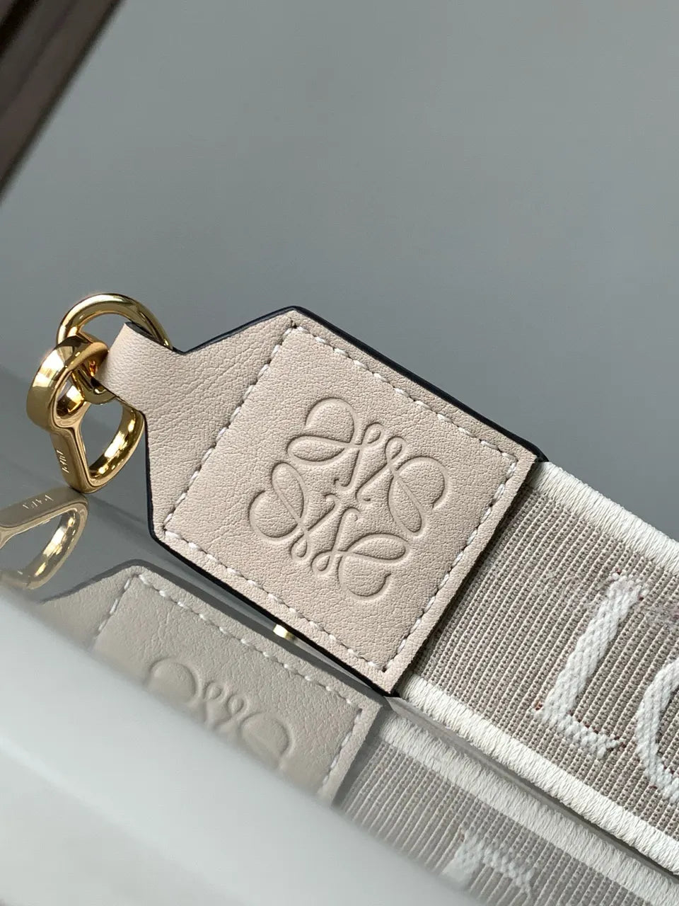 designer Loewe Beige Logo Strap - Hình 2