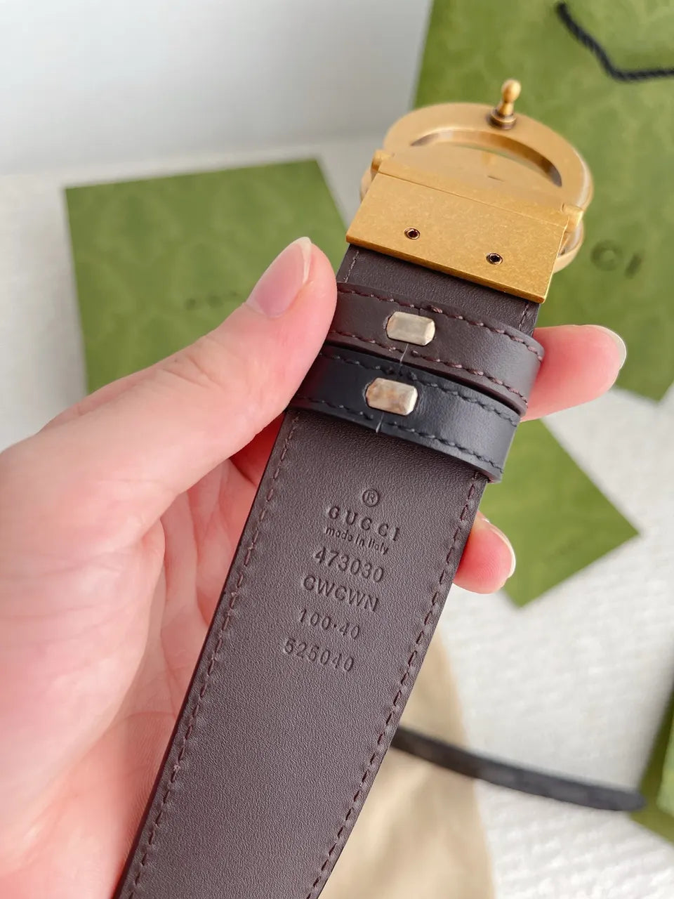 gold Gucci Embossed Black Belt - Hình 3